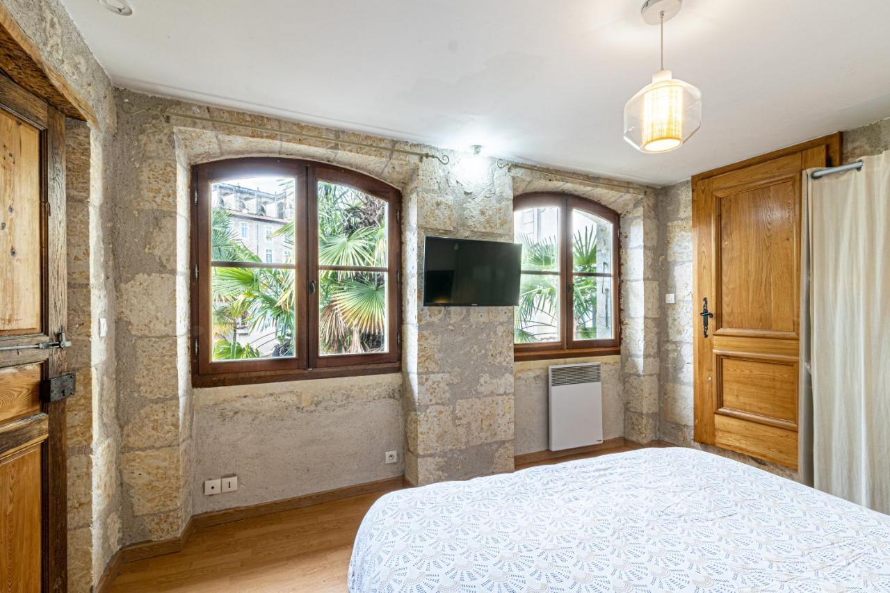 Superbe Appartement, Situe Au Coeur De La Ville. Auch Buitenkant foto